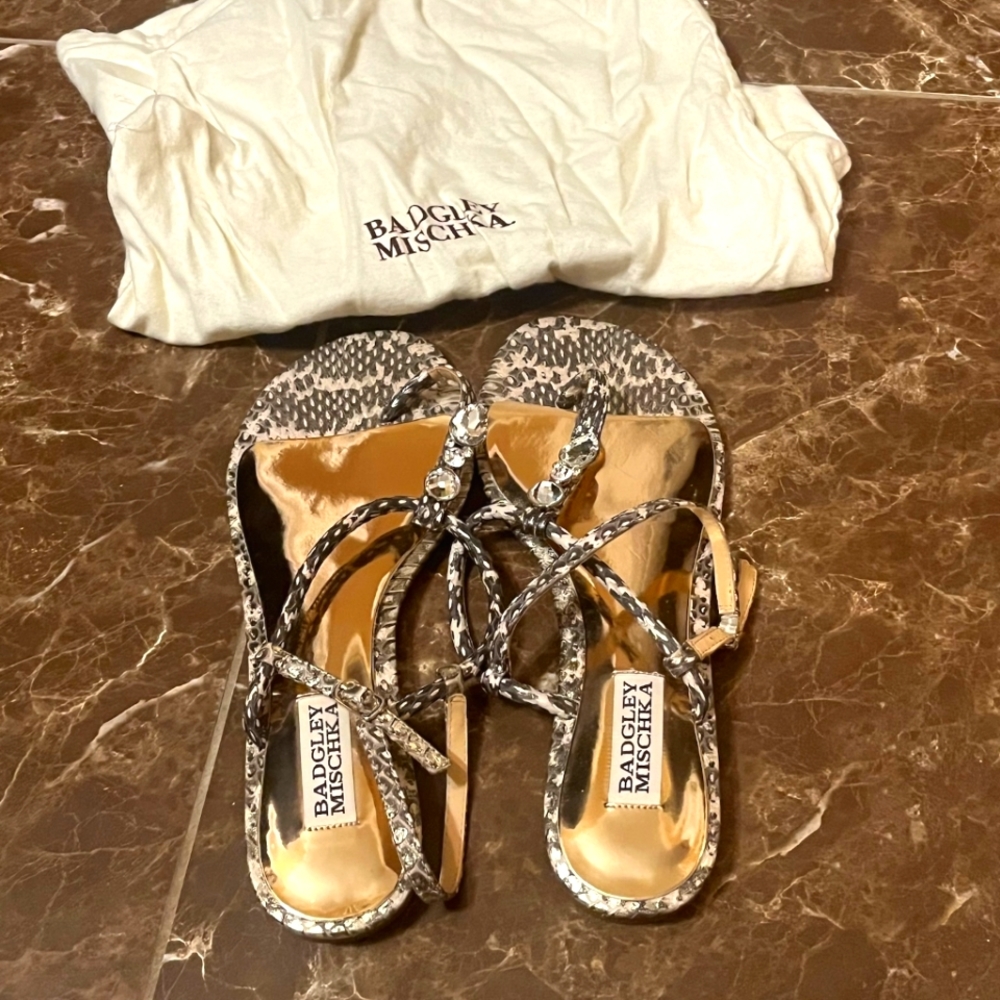 Badgley Mischka Sz 7